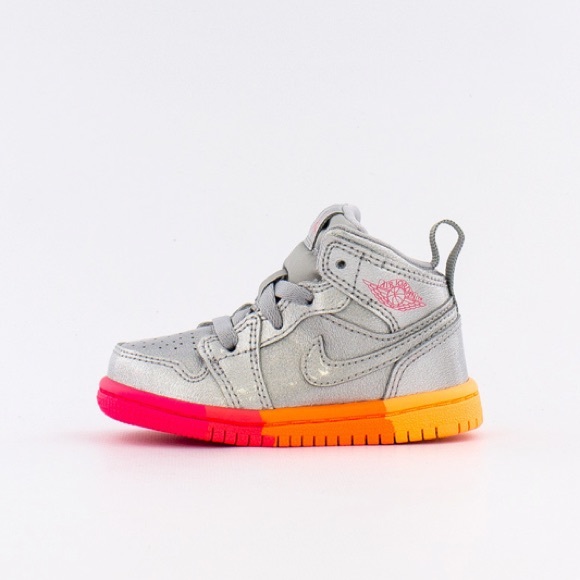 Nike toddler’s air jordan 1 mid sneakers - Picture 6 of 8